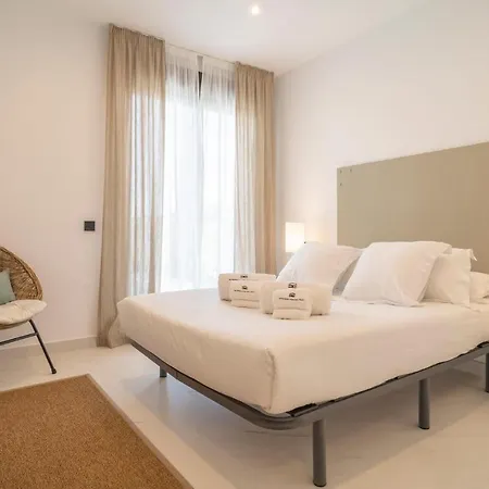 Awesome In With 2 Bedrooms, Wifi And Outdoor Swimming Pool エステポナ