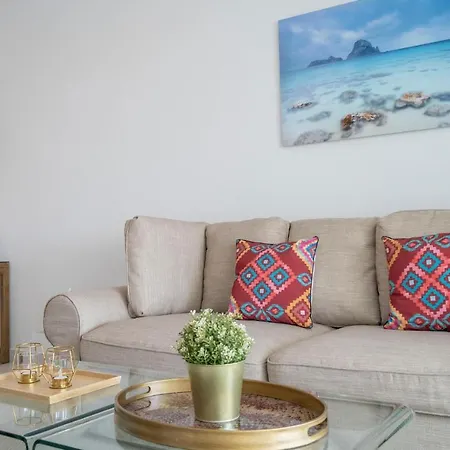 アパート Awesome In With 2 Bedrooms, Wifi And Outdoor Swimming Pool *
