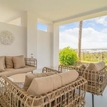 アパート Awesome In With 2 Bedrooms, Wifi And Outdoor Swimming Pool