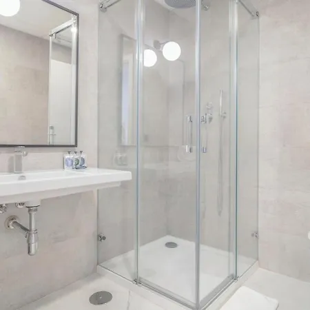 Awesome In With 2 Bedrooms, Wifi And Outdoor Swimming Pool *